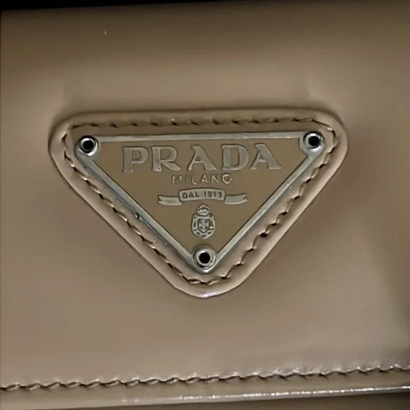 Authentic Prada wallet - Picture 3 of 12